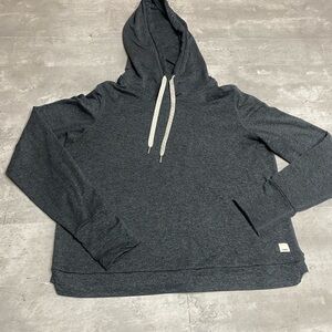 Vuori dreamknit hoodie size small
Pit to pit 19”